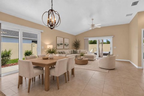 House in The Villages, Florida 2 bedrooms, 116.78 sq.m. № 2393475 - photo 2