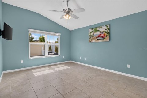 House in The Villages, Florida 2 bedrooms, 116.78 sq.m. № 2393475 - photo 7