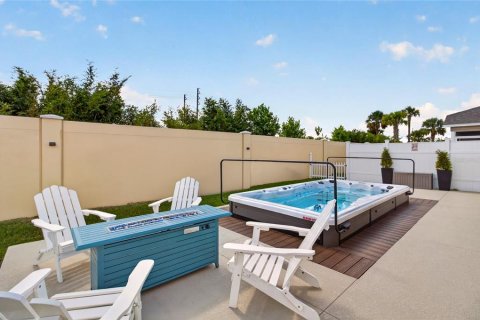 House in The Villages, Florida 2 bedrooms, 116.78 sq.m. № 2393475 - photo 17