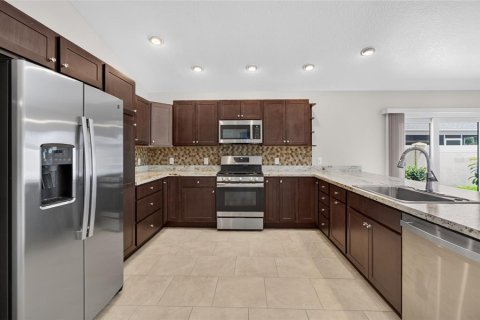 House in The Villages, Florida 2 bedrooms, 116.78 sq.m. № 2393475 - photo 4