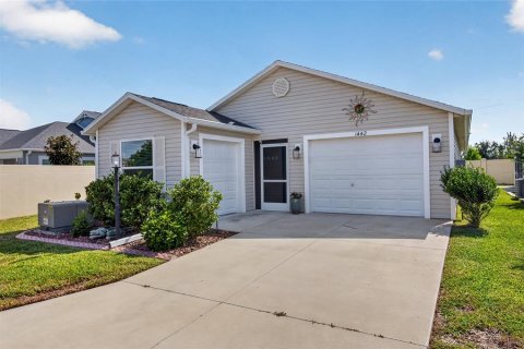 House in The Villages, Florida 2 bedrooms, 116.78 sq.m. № 2393475 - photo 22