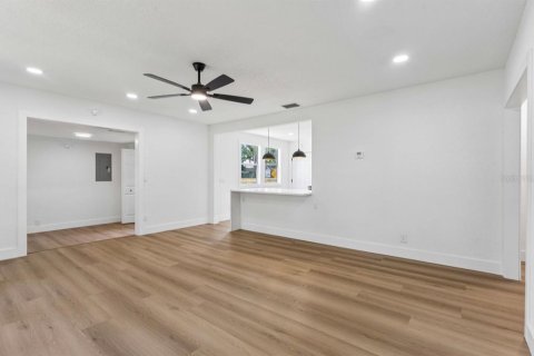Casa en venta en Orlando, Florida, 3 dormitorios, 124.86 m2 № 2381043 - foto 4