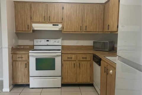 House in West Palm Beach, Florida 2 bedrooms, 88.26 sq.m. № 2399603 - photo 5