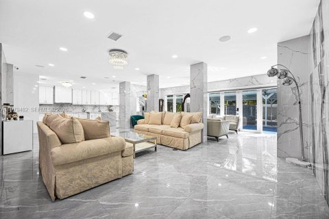 Villa ou maison à louer à Pinecrest, Floride: 5 chambres, 382.66 m2 № 2046085 - photo 6