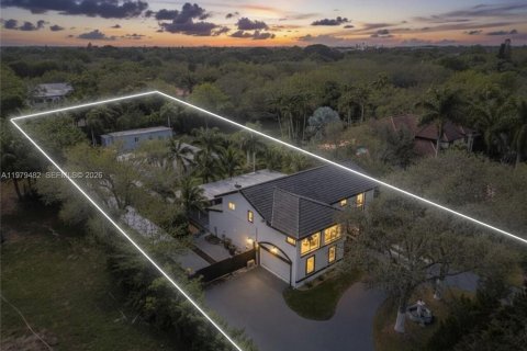 Villa ou maison à louer à Pinecrest, Floride: 5 chambres, 382.66 m2 № 2046085 - photo 3