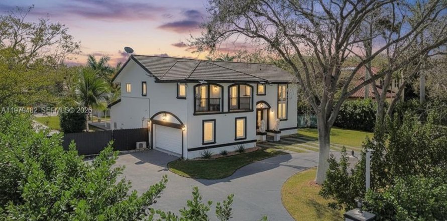 Villa ou maison à Pinecrest, Floride 5 chambres, 382.66 m2 № 2046085