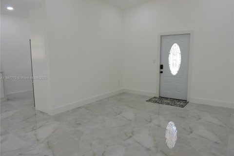 Villa ou maison à vendre à Miami Gardens, Floride: 4 chambres, 169.92 m2 № 1936680 - photo 13