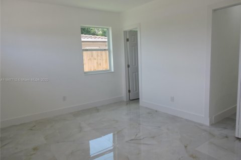 Villa ou maison à vendre à Miami Gardens, Floride: 4 chambres, 169.92 m2 № 1936680 - photo 21