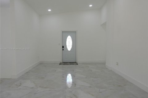 Villa ou maison à vendre à Miami Gardens, Floride: 4 chambres, 169.92 m2 № 1936680 - photo 14