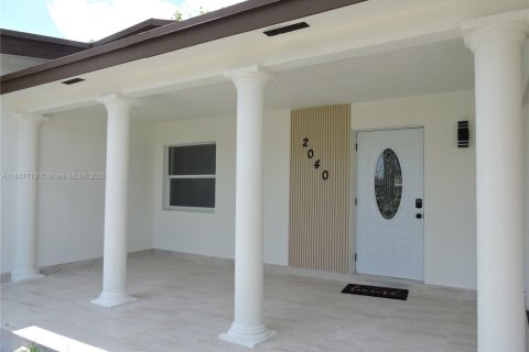 Villa ou maison à vendre à Miami Gardens, Floride: 4 chambres, 169.92 m2 № 1936680 - photo 2