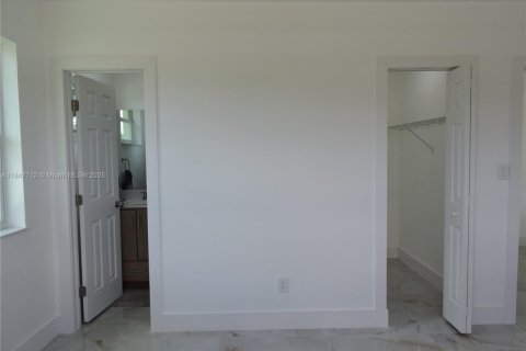 Villa ou maison à vendre à Miami Gardens, Floride: 4 chambres, 169.92 m2 № 1936680 - photo 20