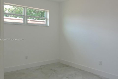 Villa ou maison à vendre à Miami Gardens, Floride: 4 chambres, 169.92 m2 № 1936680 - photo 27