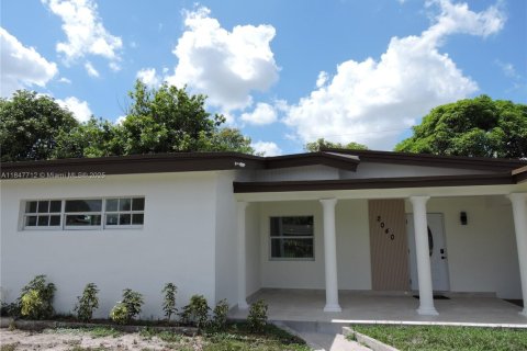 Villa ou maison à vendre à Miami Gardens, Floride: 4 chambres, 169.92 m2 № 1936680 - photo 9
