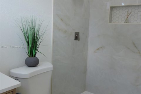 Villa ou maison à vendre à Miami Gardens, Floride: 4 chambres, 169.92 m2 № 1936680 - photo 19