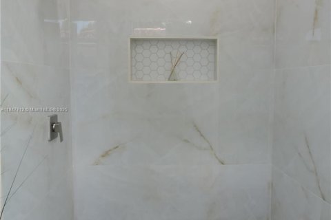 Villa ou maison à vendre à Miami Gardens, Floride: 4 chambres, 169.92 m2 № 1936680 - photo 18