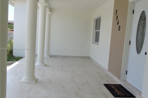 Villa ou maison à vendre à Miami Gardens, Floride: 4 chambres, 169.92 m2 № 1936680 - photo 7