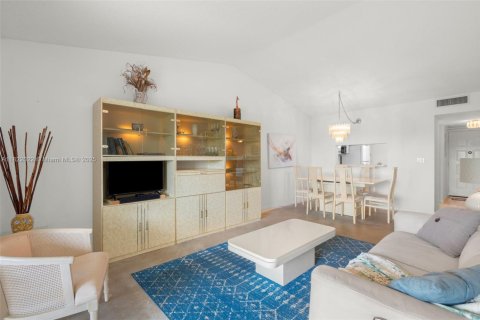 Condo in Margate, Florida, 2 bedrooms  № 1939336 - photo 17