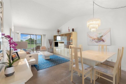 Condo in Margate, Florida, 2 bedrooms  № 1939336 - photo 16