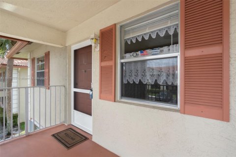 Condo in Margate, Florida, 2 bedrooms  № 1939336 - photo 28