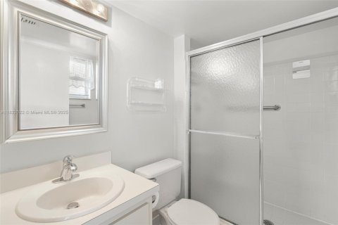 Condo in Margate, Florida, 2 bedrooms  № 1939336 - photo 22