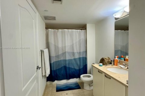 Condominio en alquiler en Miami, Florida, 1 dormitorio, 73.49 m2 № 1938922 - foto 9