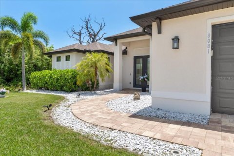 Casa en venta en Port Charlotte, Florida, 3 dormitorios, 155.89 m2 № 1780319 - foto 2