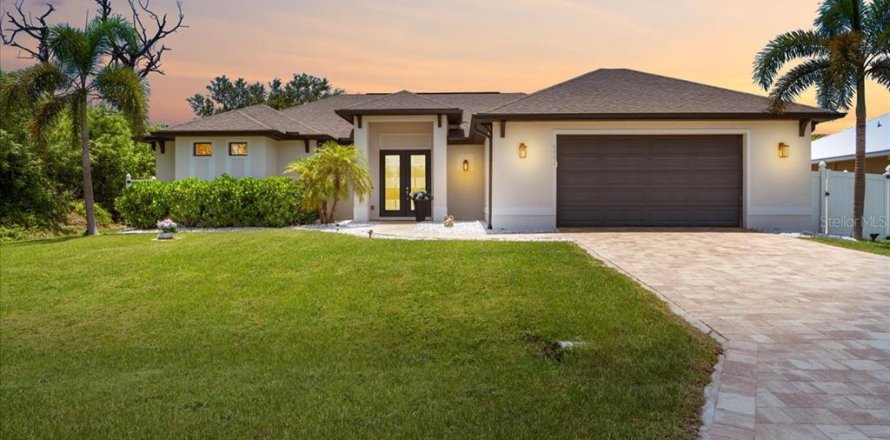 Casa en Port Charlotte, Florida 3 dormitorios, 155.89 m2 № 1780319