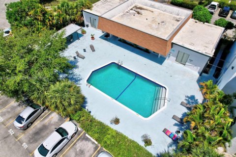 Condo in North Miami Beach, Florida, 1 bedroom № 2091076 - photo 20