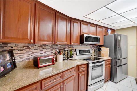 Casa en venta en Tampa, Florida, 3 dormitorios, 168.99 m2 № 1843324 - foto 13