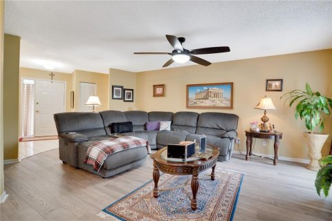 Casa en venta en Tampa, Florida, 3 dormitorios, 168.99 m2 № 1843324 - foto 8