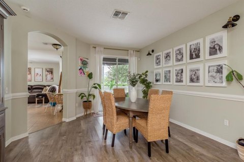 House in Land O' Lakes, Florida 4 bedrooms, 217.67 sq.m. № 1904084 - photo 9