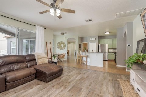 House in Land O' Lakes, Florida 4 bedrooms, 217.67 sq.m. № 1904084 - photo 13