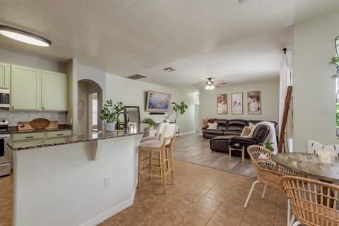 House in Land O' Lakes, Florida 4 bedrooms, 217.67 sq.m. № 1904084 - photo 10