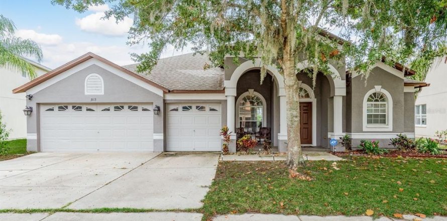 House in Land O' Lakes, Florida 4 bedrooms, 217.67 sq.m. № 1904084