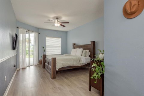 House in Land O' Lakes, Florida 4 bedrooms, 217.67 sq.m. № 1904084 - photo 19