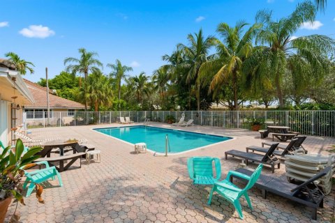 Villa ou maison à vendre à Sunrise, Floride: 3 chambres, 120.59 m2 № 2191578 - photo 4