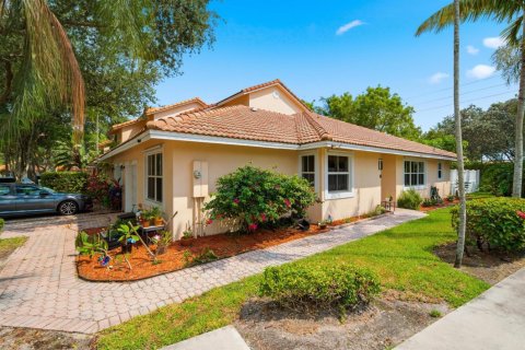 Villa ou maison à vendre à Sunrise, Floride: 3 chambres, 120.59 m2 № 2191578 - photo 3