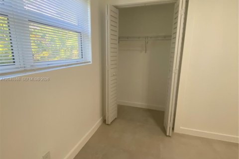 House in North Miami Beach, Florida 1 bedroom, 65.03 sq.m. № 2087326 - photo 18