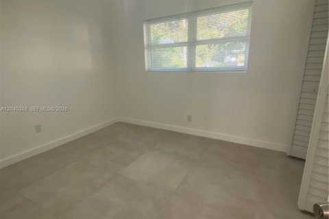 House in North Miami Beach, Florida 1 bedroom, 65.03 sq.m. № 2087326 - photo 17