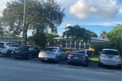 House in North Miami Beach, Florida 1 bedroom, 65.03 sq.m. № 2087326 - photo 23