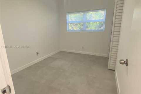 House in North Miami Beach, Florida 1 bedroom, 65.03 sq.m. № 2087326 - photo 15