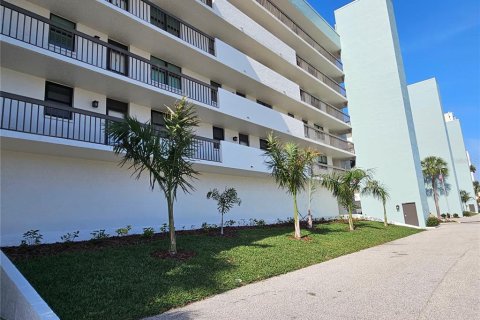 Condominio en venta en Madeira Beach, Florida, 2 dormitorios, 102.19 m2 № 2094514 - foto 30