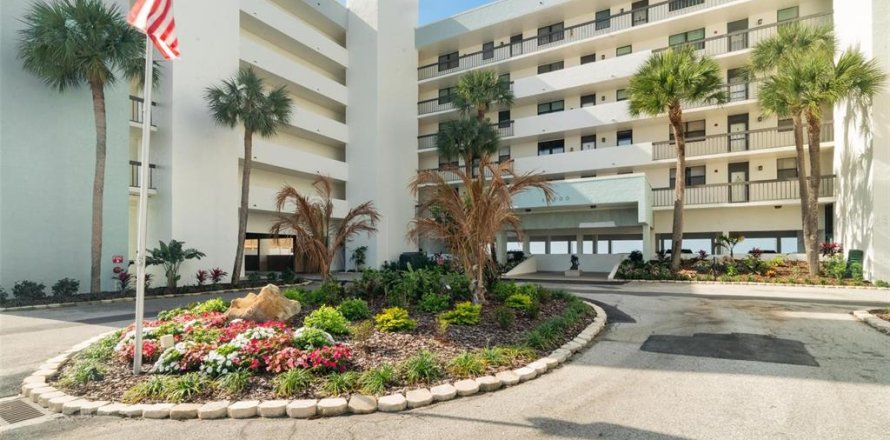 Condominio en Madeira Beach, Florida, 2 dormitorios  № 2094514