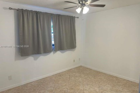 Villa ou maison à vendre à Hallandale Beach, Floride: 4 chambres, 143.26 m2 № 2079778 - photo 10