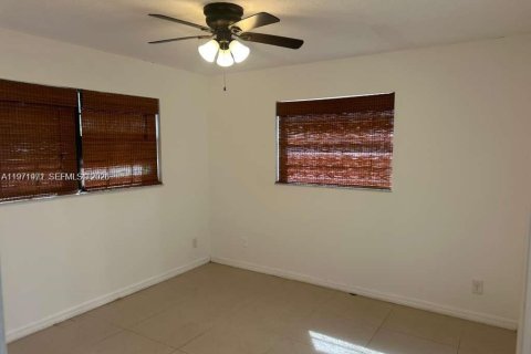 Villa ou maison à vendre à Hallandale Beach, Floride: 4 chambres, 143.26 m2 № 2079778 - photo 7