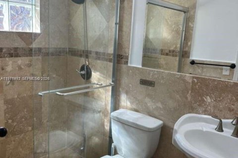 Villa ou maison à vendre à Hallandale Beach, Floride: 4 chambres, 143.26 m2 № 2079778 - photo 13