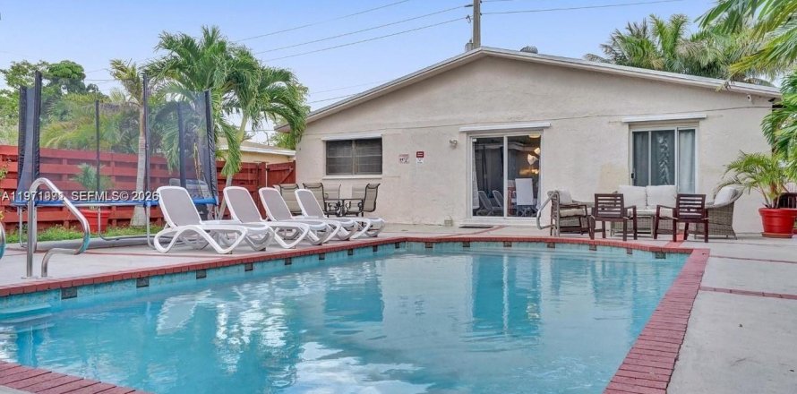 Villa ou maison à Hallandale Beach, Floride 4 chambres, 143.26 m2 № 2079778