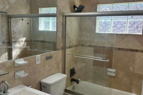 Villa ou maison à vendre à Hallandale Beach, Floride: 4 chambres, 143.26 m2 № 2079778 - photo 12