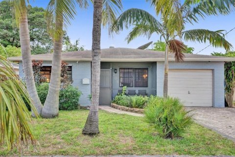 Villa ou maison à vendre à Hallandale Beach, Floride: 4 chambres, 143.26 m2 № 2079778 - photo 2