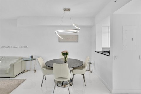 Condominio en venta en Aventura, Florida, 1 dormitorio, 74.32 m2 № 1865419 - foto 7